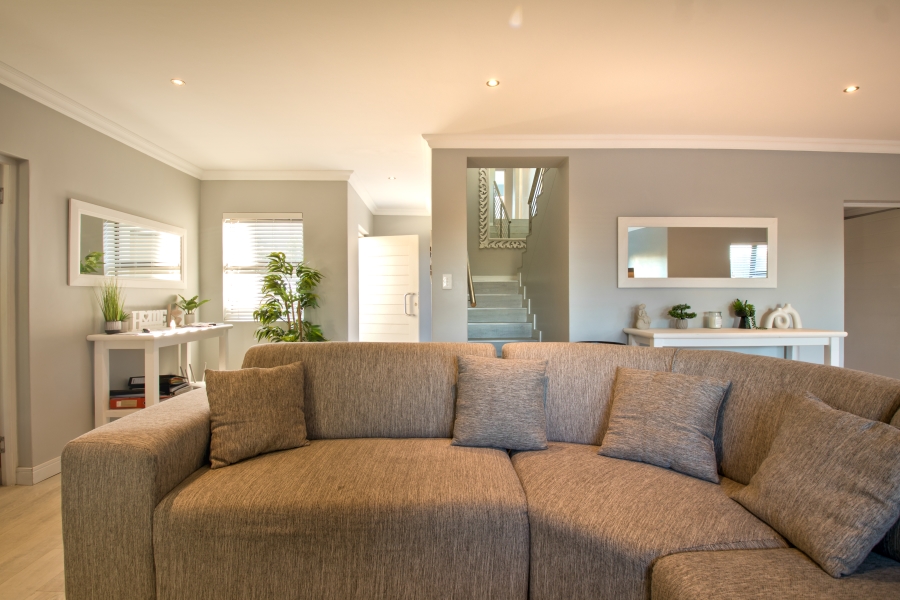 4 Bedroom Property for Sale in Hartenbos Landgoed Western Cape